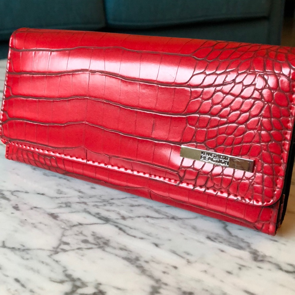 🍁 Kenneth Cole Red Clutch/Wallet NWOT